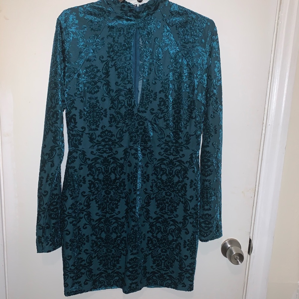 Dress - Picture 4 of 4